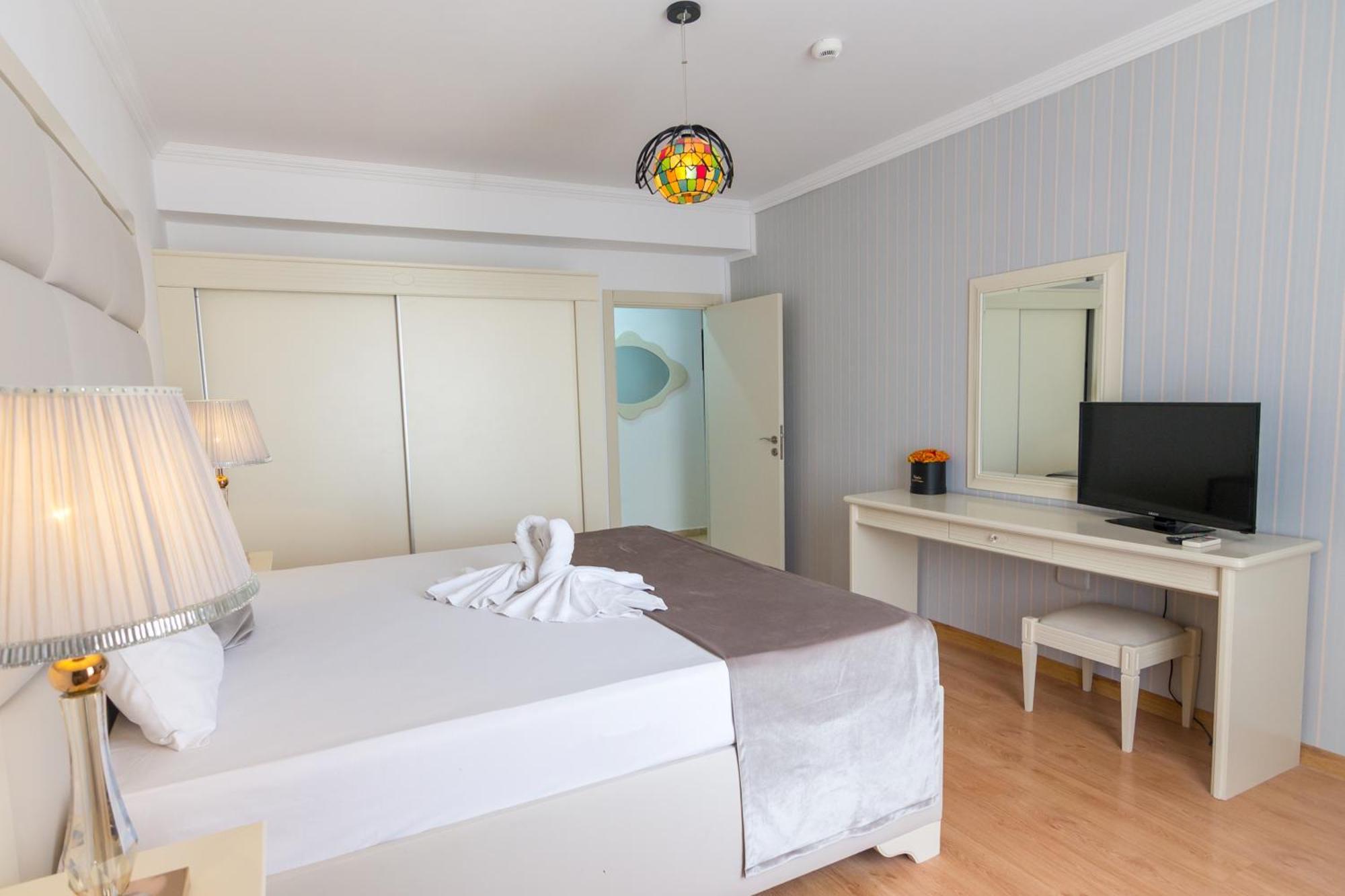 Phoenicia Holiday Resort Mamaia Exterior foto